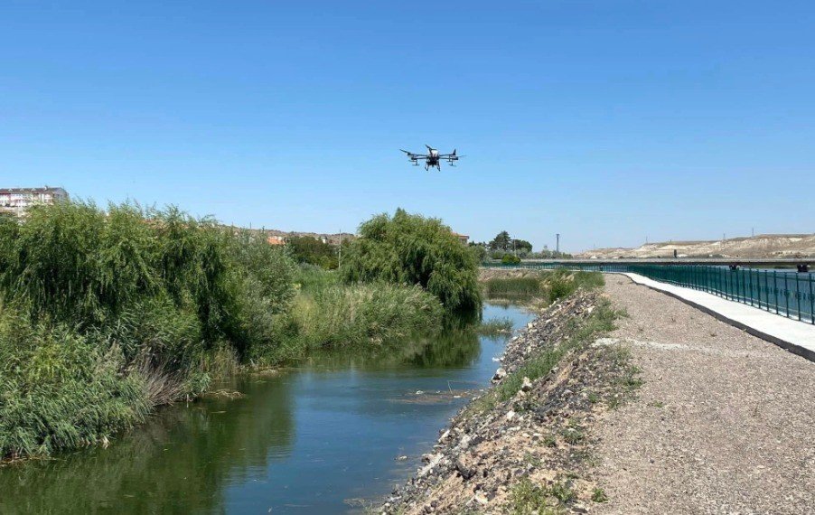 Sivrisineklere drone ile havadan çözüm