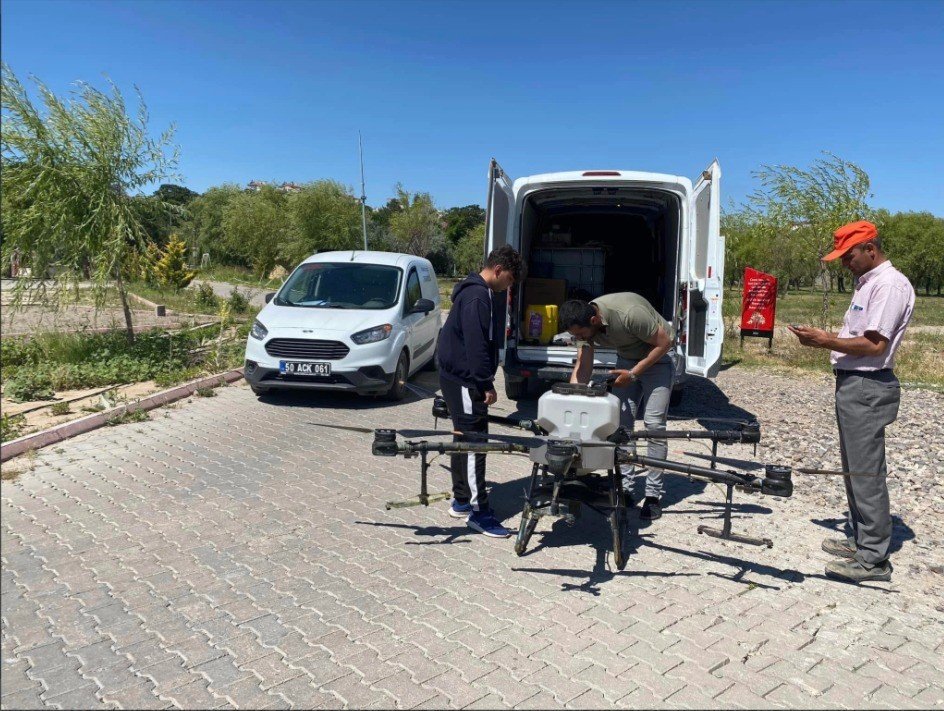 Sivrisineklere drone ile havadan çözüm