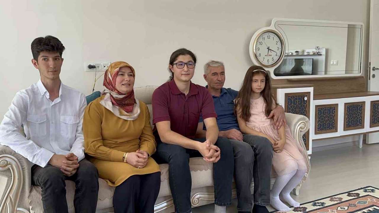 TYT’de birinci olduğunu akrabalarından öğrendi