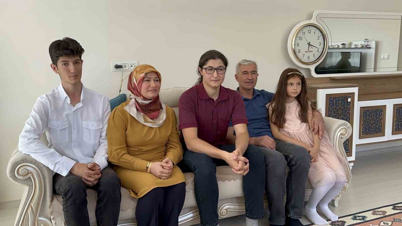 TYT’de birinci olduğunu akrabalarından öğrendi