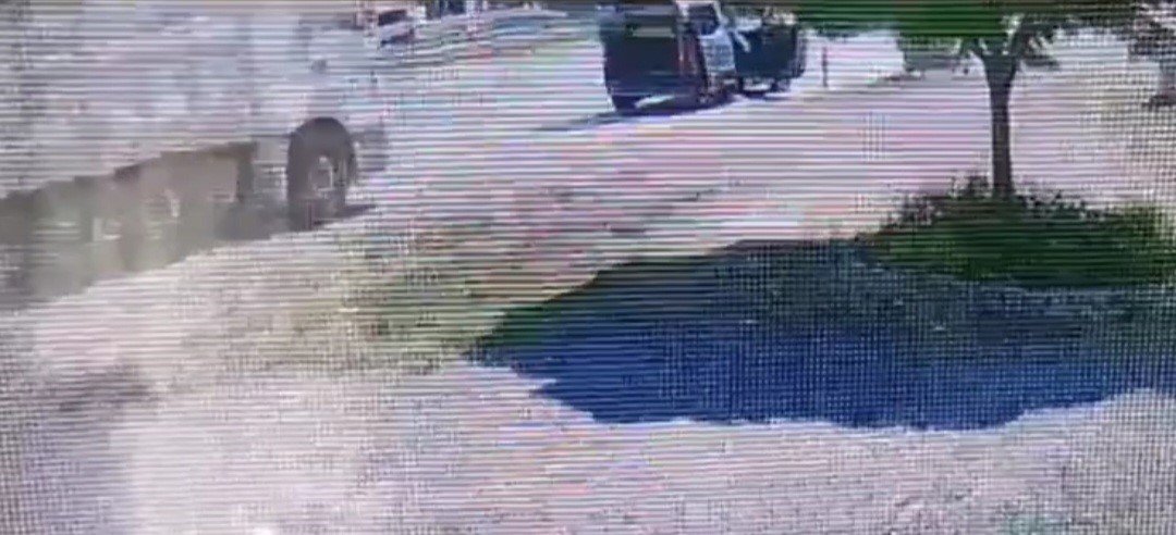 Freni tutmayan tırın biçtiği park halindeki aracın sürücüsü hayatını kaybetti