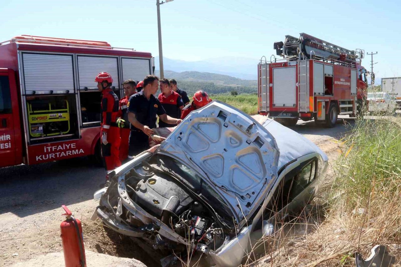 Seydikemer’de otomobil şarampole devrildi: 1 ölü
