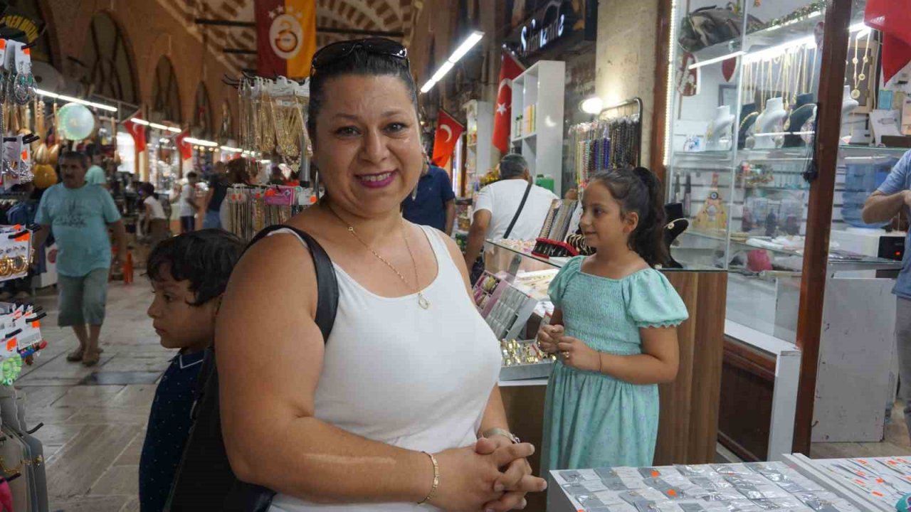 Edirne’de tarihi çarşılardaki ’doğal klimalı serinlik’ ilgi odağı oluyor