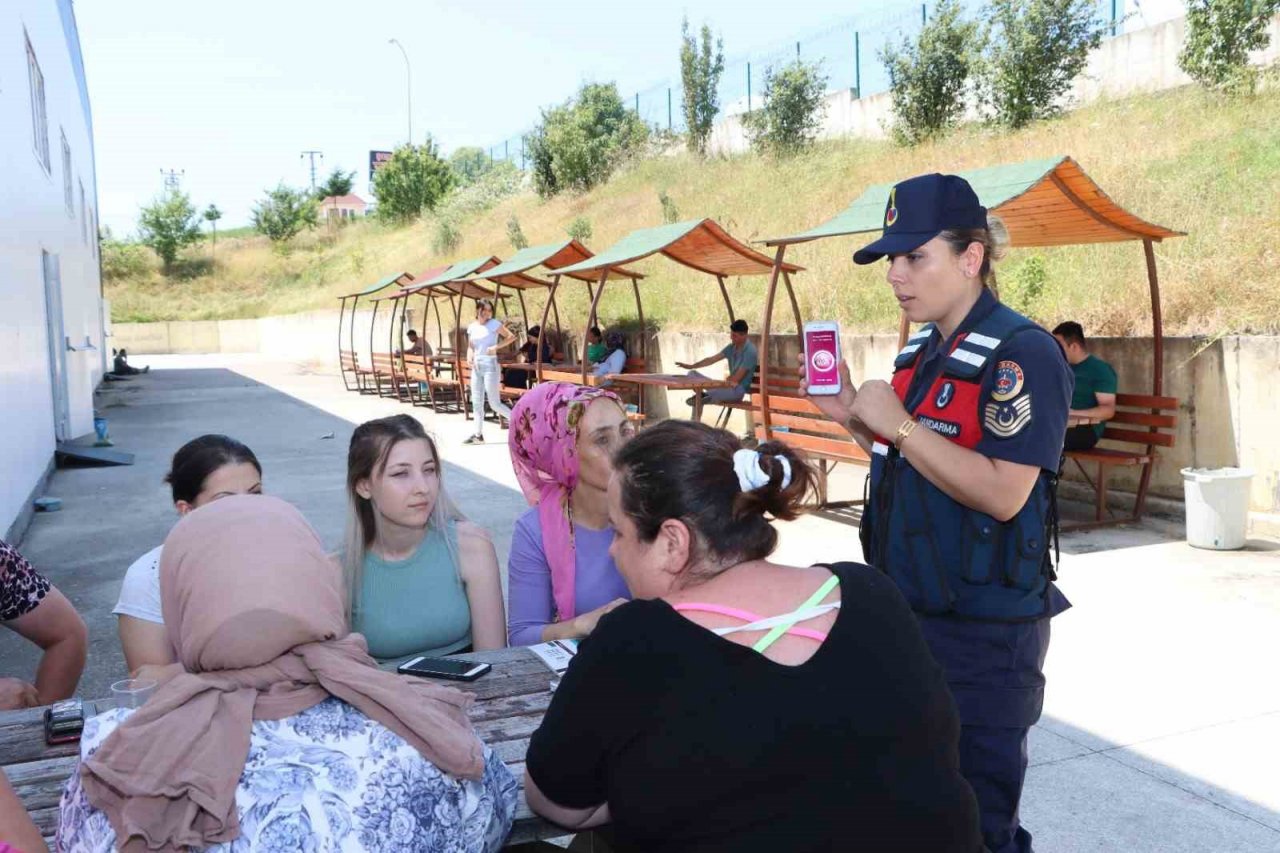 Sinop’ta işçi kadınlara KADES bilgilendirmesi