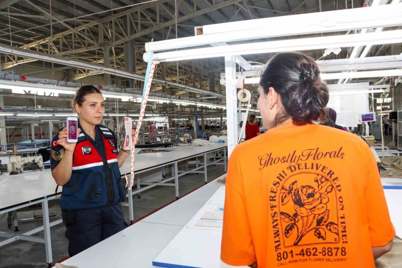 Sinop’ta işçi kadınlara KADES bilgilendirmesi