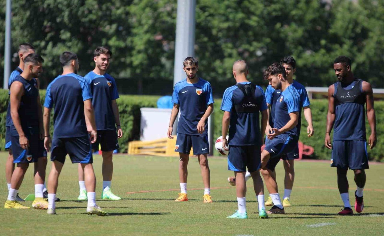 Kayserispor Teknik Direktörü Çağdaş Atan’dan ayrılık sinyali