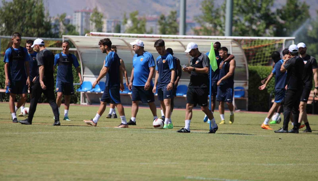 Kayserispor Teknik Direktörü Çağdaş Atan’dan ayrılık sinyali