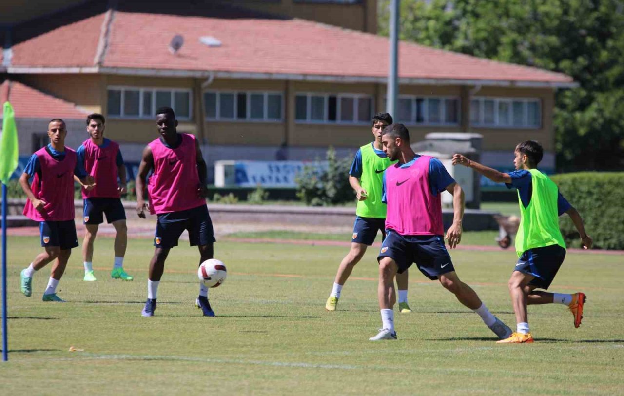 Kayserispor Teknik Direktörü Çağdaş Atan’dan ayrılık sinyali