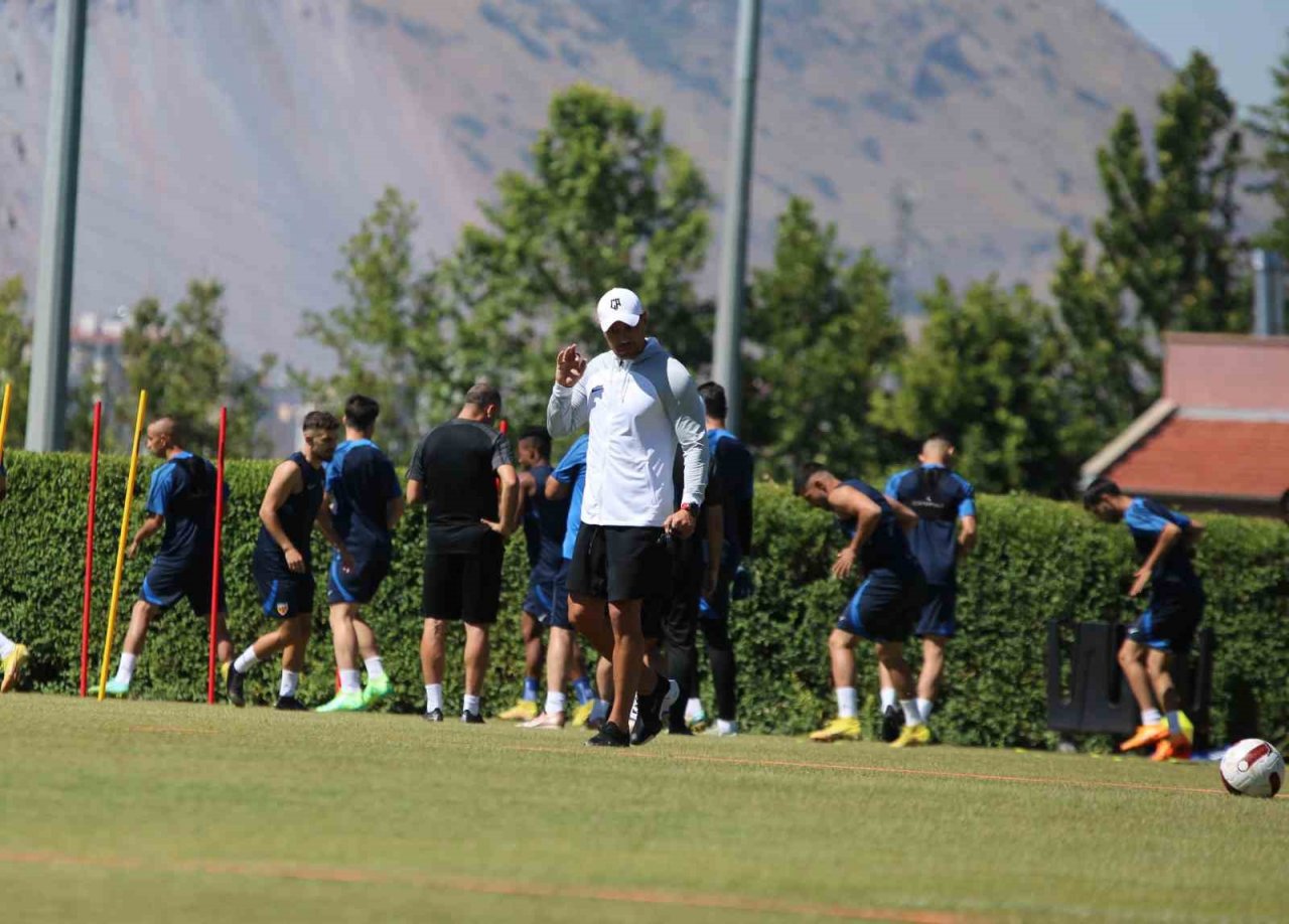 Kayserispor Teknik Direktörü Çağdaş Atan’dan ayrılık sinyali