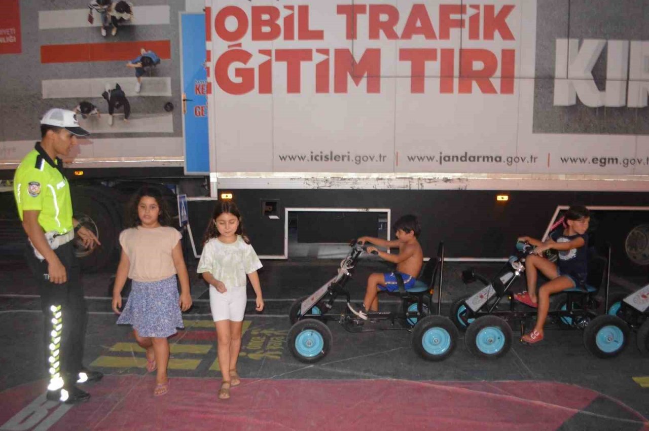 Trafik eğitim tırı Marmaris’te