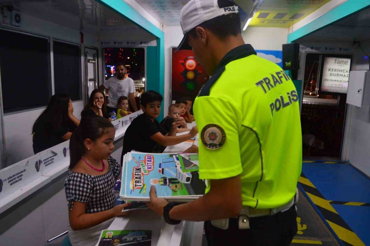 Trafik eğitim tırı Marmaris’te