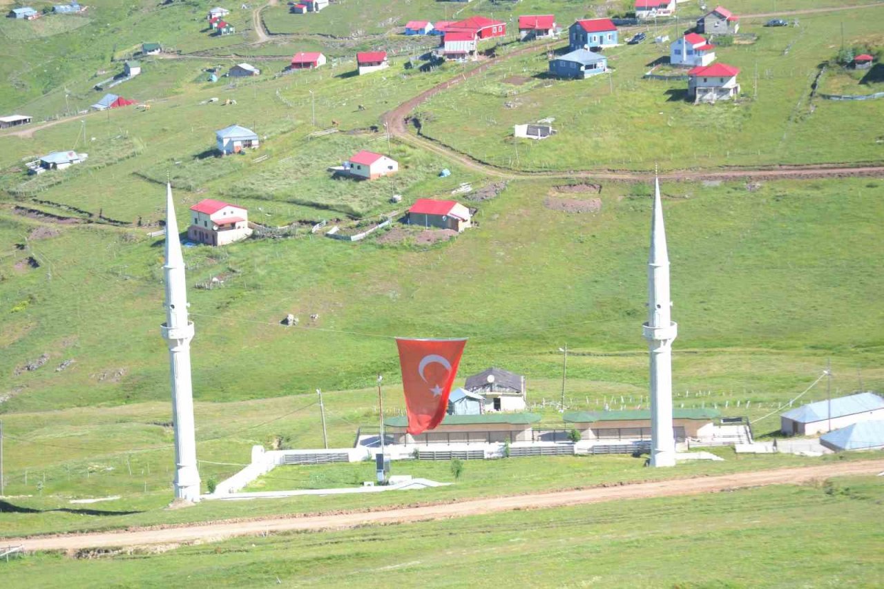 Kadırga Yaylası’na yaptığı iki minarenin onun için anlamı çok büyük