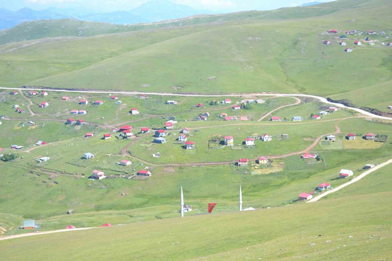 Kadırga Yaylası’na yaptığı iki minarenin onun için anlamı çok büyük