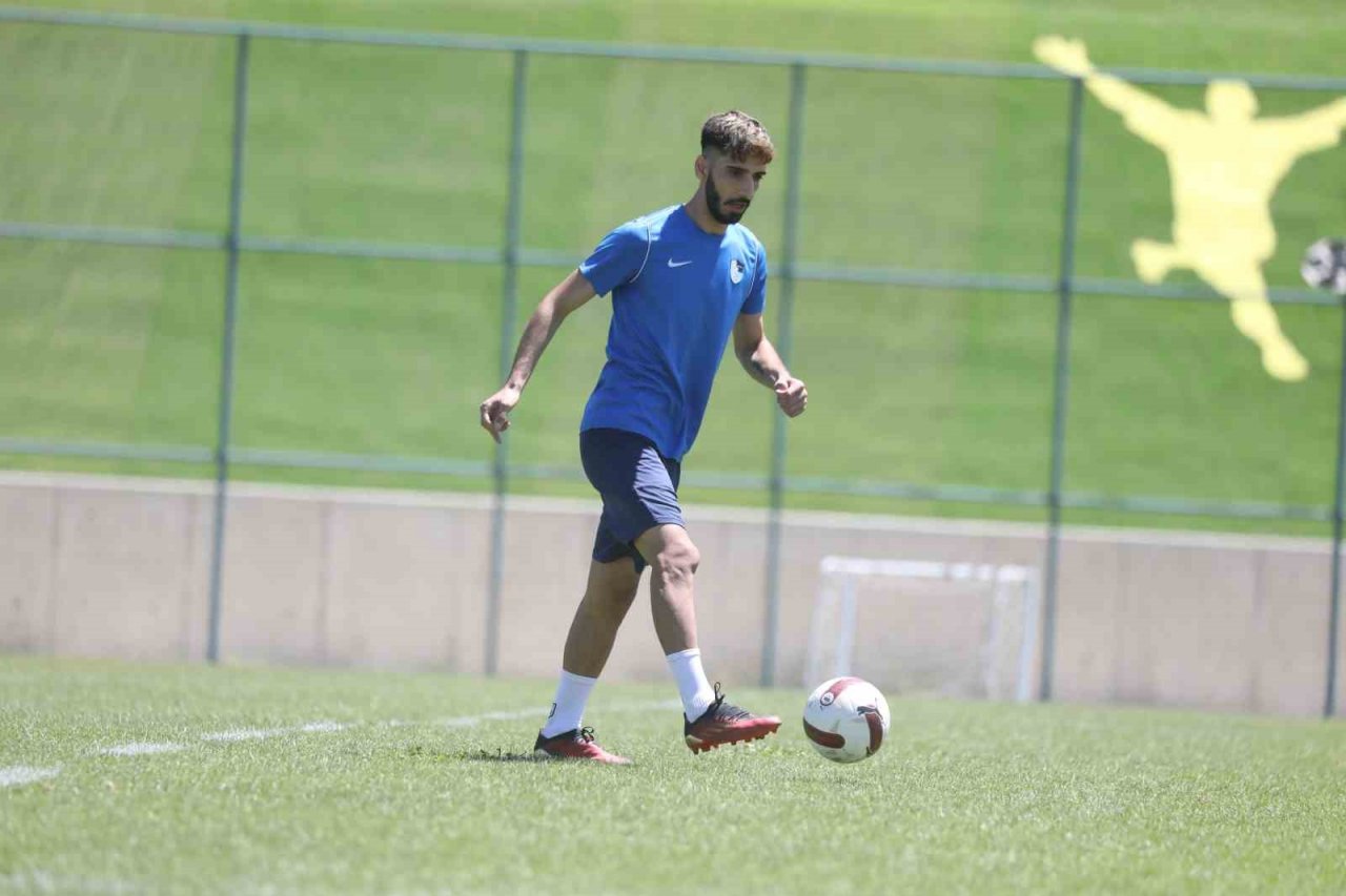 Erzurumspor Teknik Direktörü Kutlu ; Taraftarın desteği inanılmaz