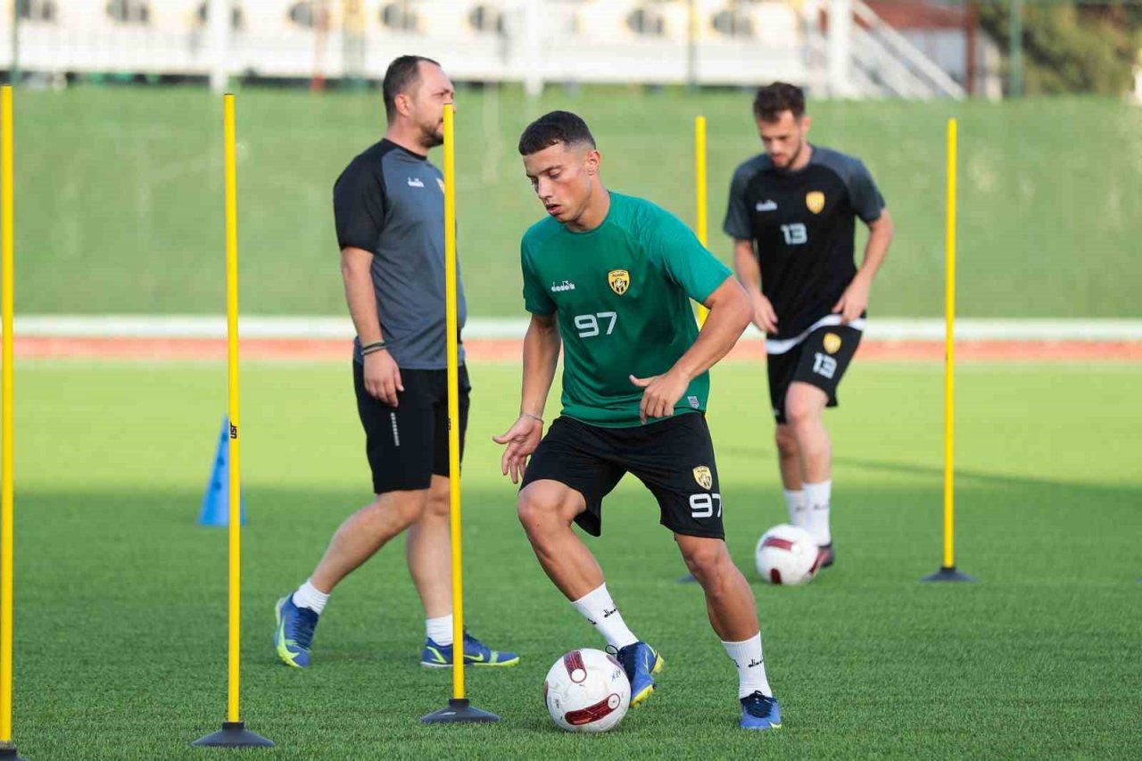 Aliağaspor FK, yeni sezon hazırlıklarına başladı