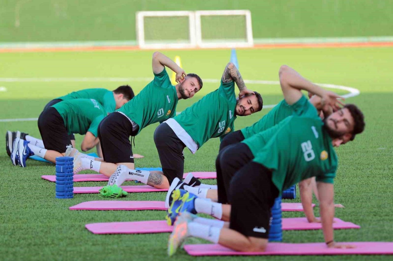 Aliağaspor FK, yeni sezon hazırlıklarına başladı