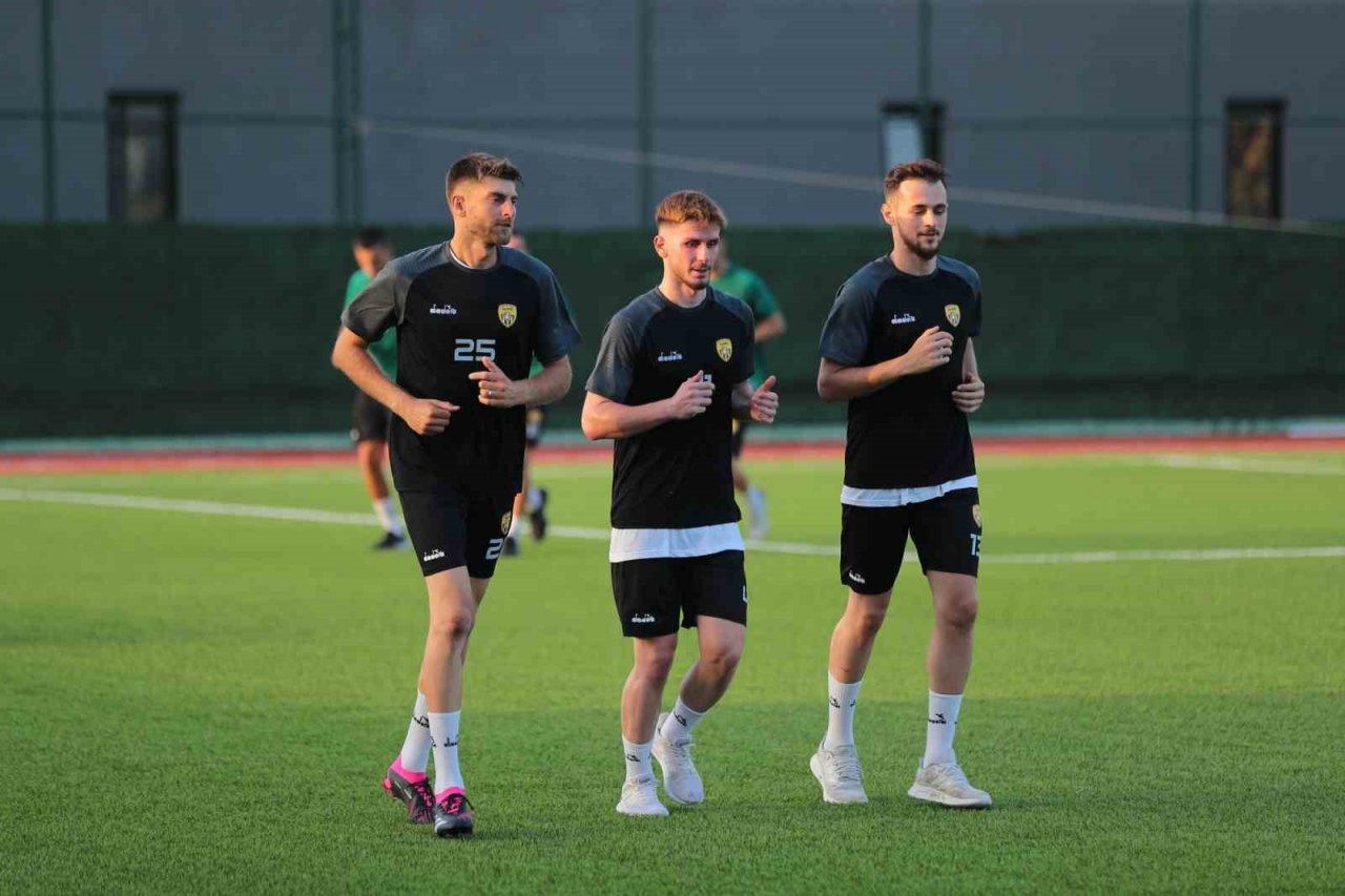 Aliağaspor FK, yeni sezon hazırlıklarına başladı