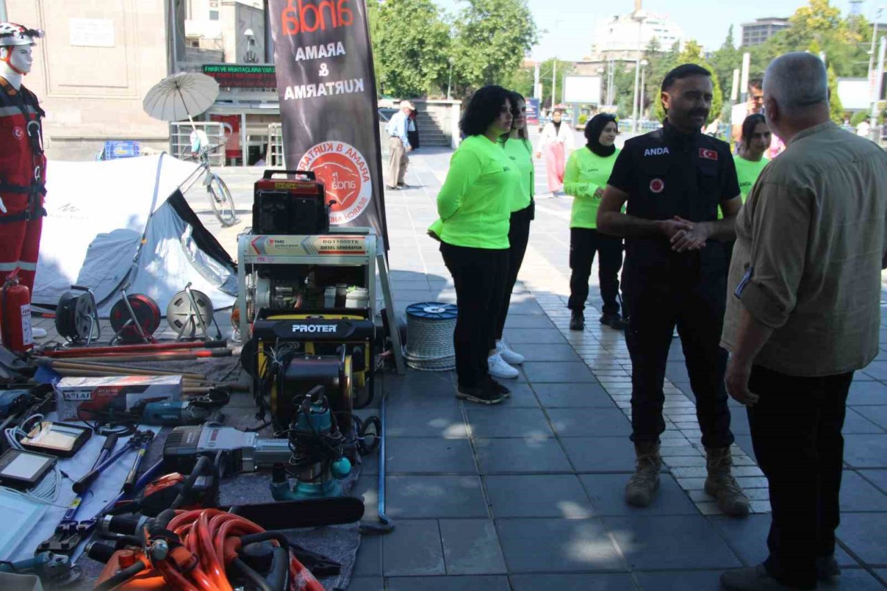 Depremden sonra gönüllülük arttı