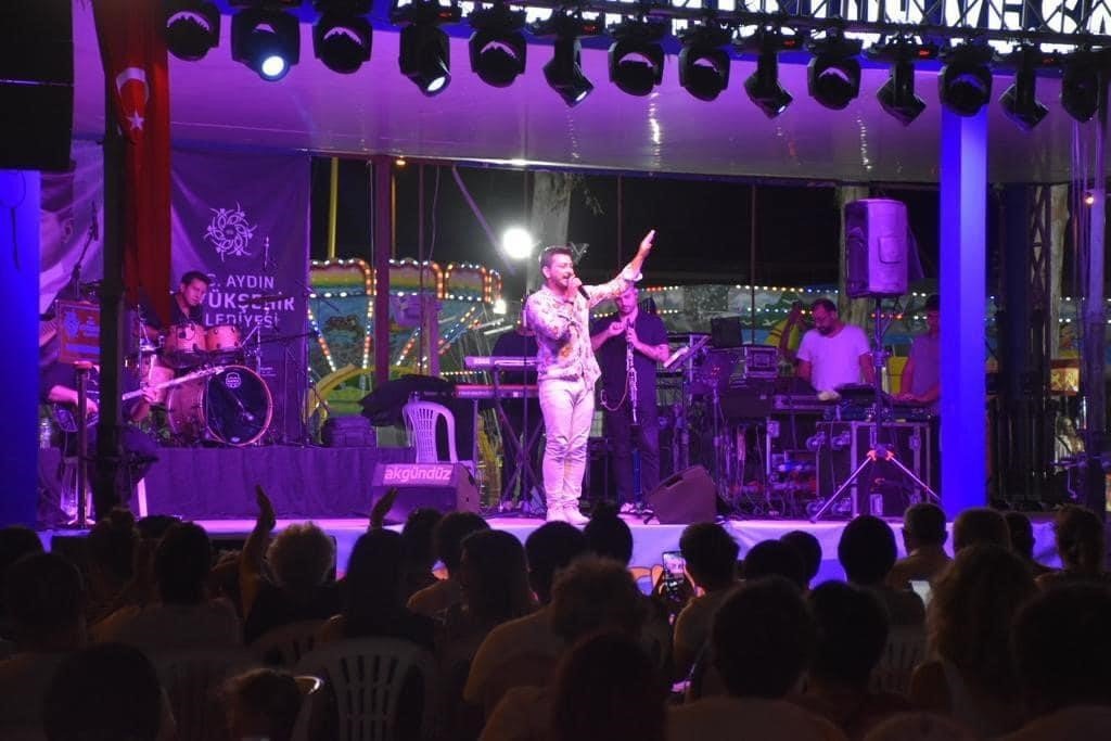 Aydın Büyükşehir Belediyesi’nden, Akbük’te ’Yaza Merhaba’ konseri
