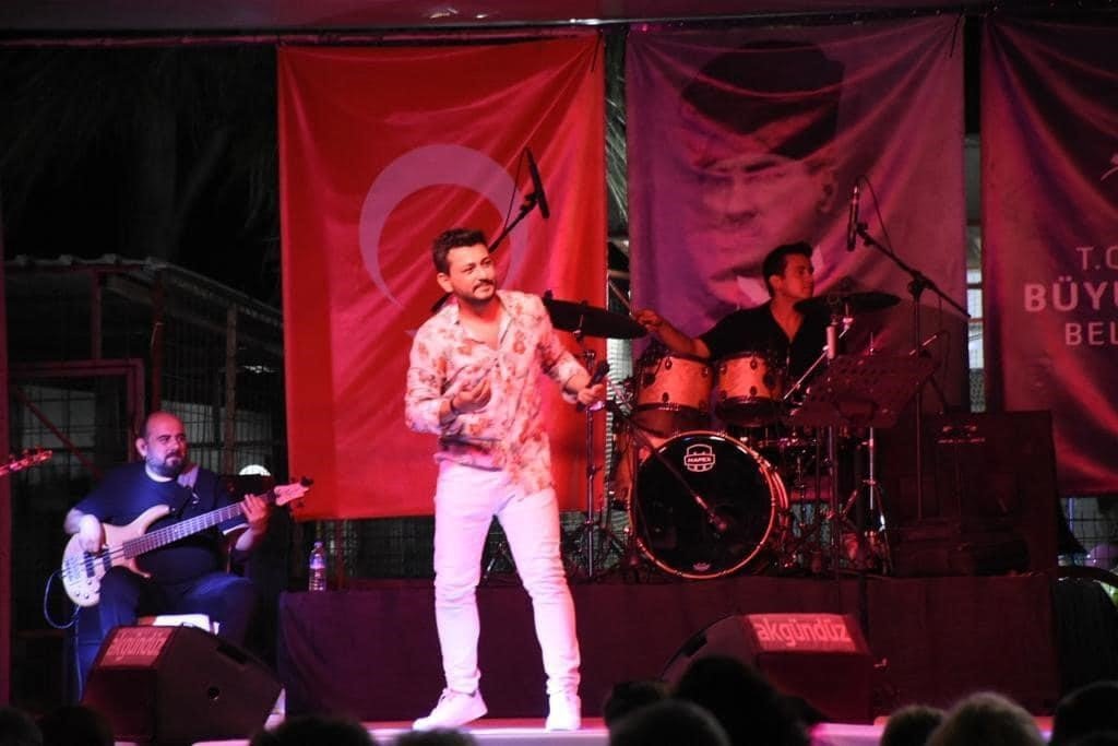 Aydın Büyükşehir Belediyesi’nden, Akbük’te ’Yaza Merhaba’ konseri