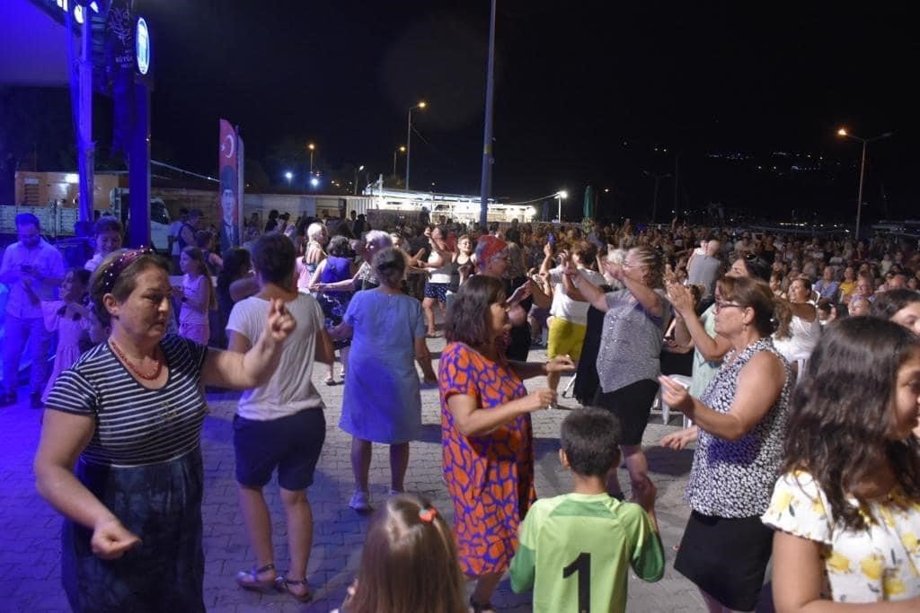 Aydın Büyükşehir Belediyesi’nden, Akbük’te ’Yaza Merhaba’ konseri