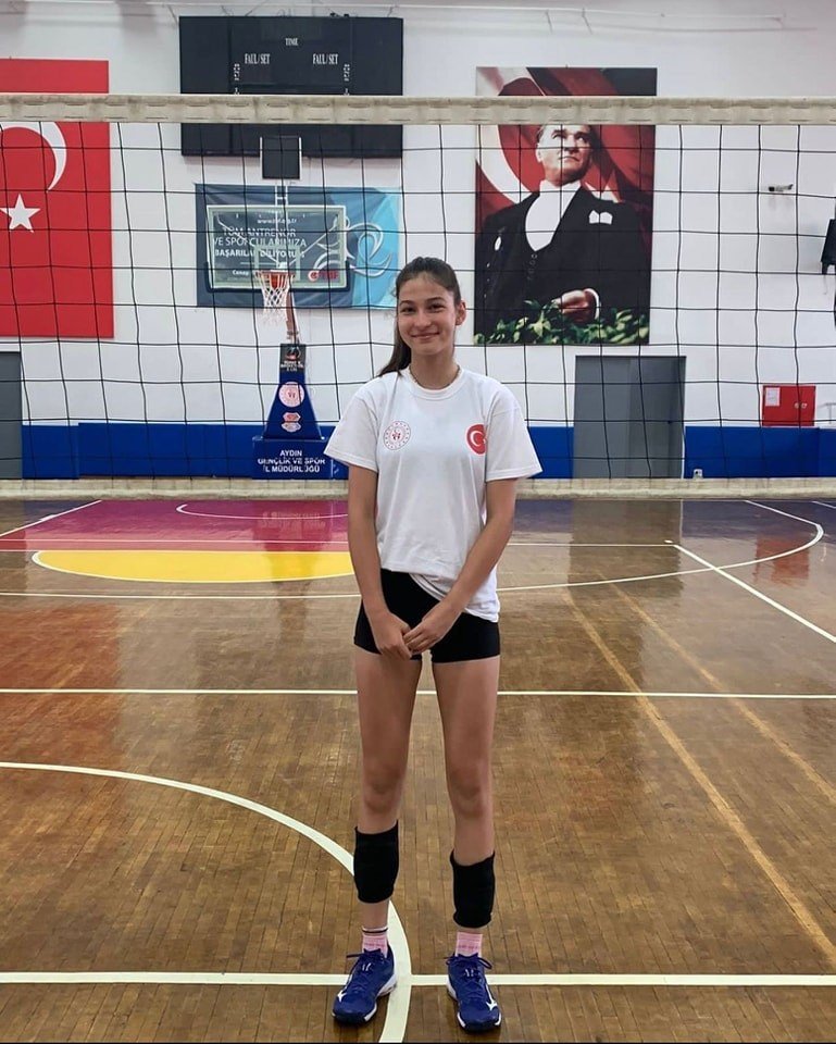 Aydınlı genç Sahra gurur kaynağı oldu