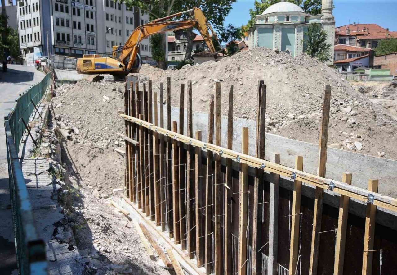 Başkan Işık, ”Çamlıbahçe parkı tarihi değerlerimizi gün yüzüne çıkartacak”