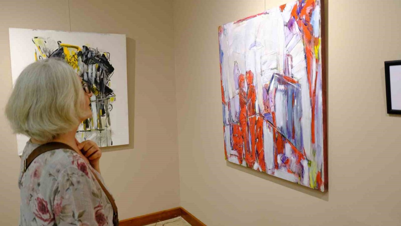 Bedri Karayağmurlar’ın “Resim Serüvenim II” sergisi Orhan Peker Sanat Galerisi’nde açıldı