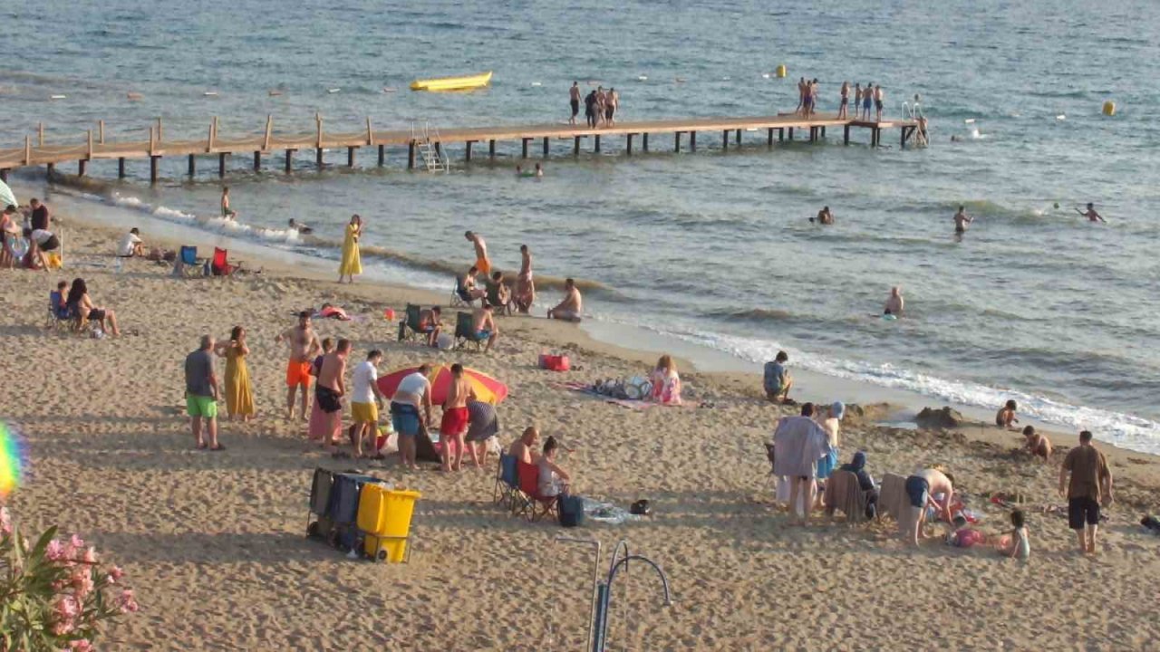 Burhaniye’de Fuar sayesinde kitaplar okuyucuları ile buluştu