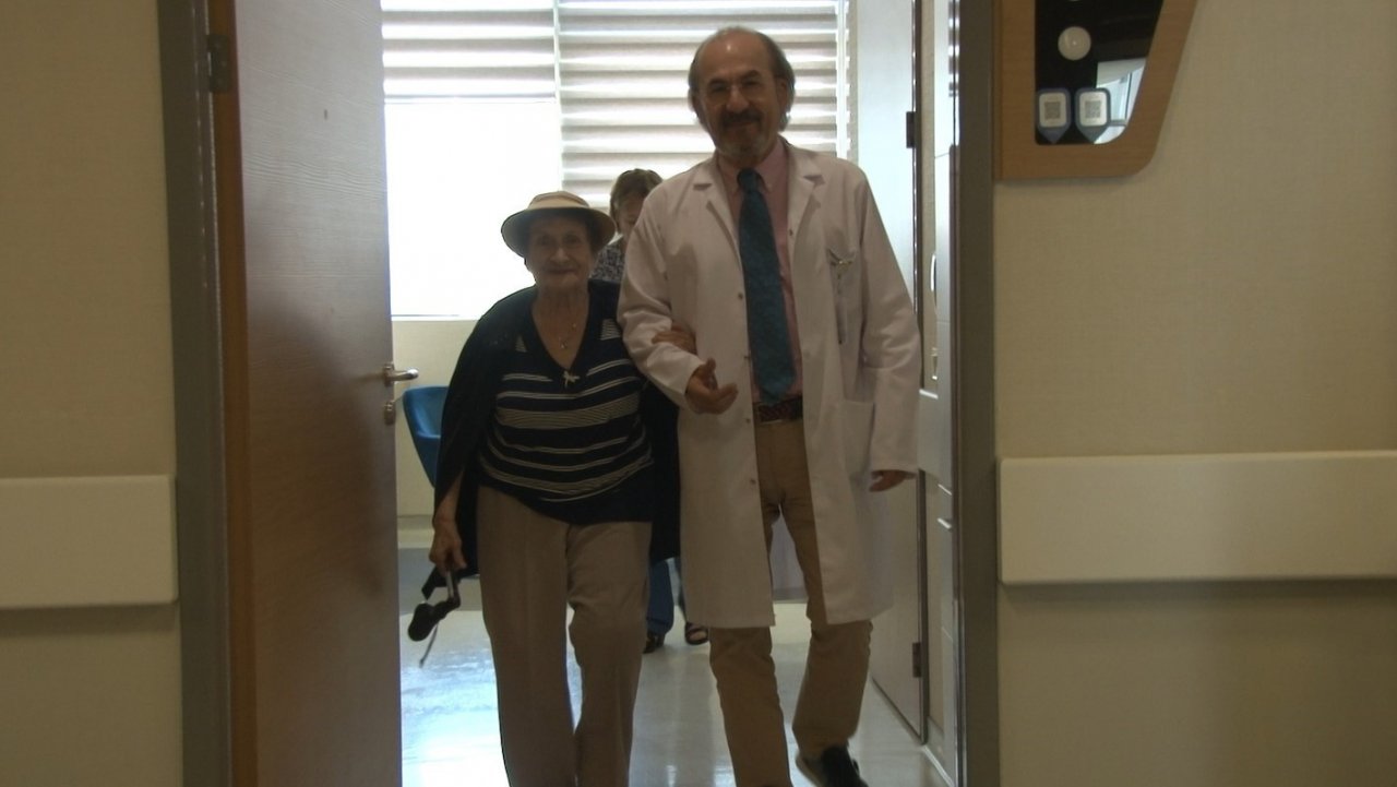 Yaşama sevinciyle 92 yaşında kan kanserini yendi