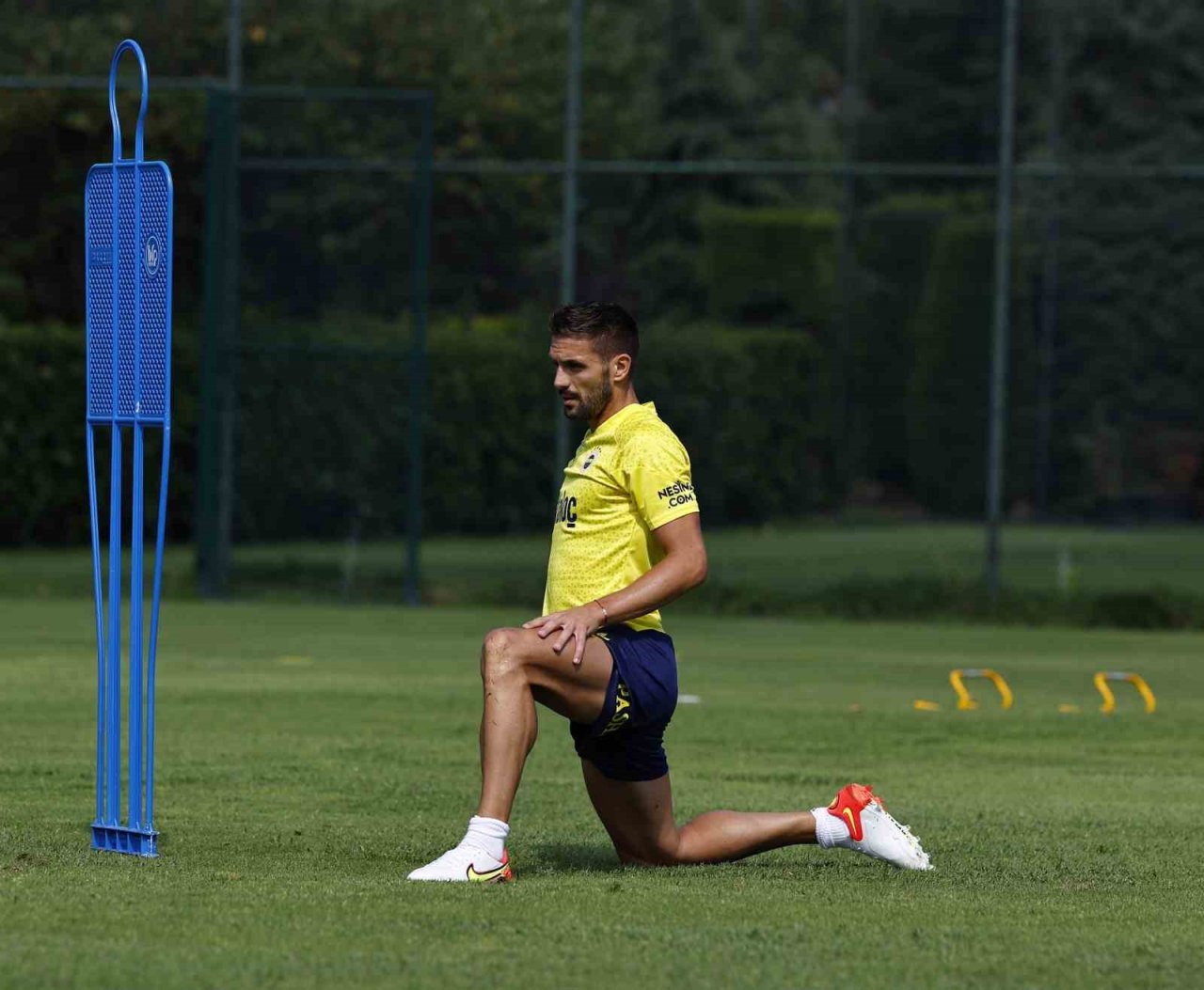 Fenerbahçe’de yeni transfer Rodrigo Becao, ilk antrenmanına çıktı