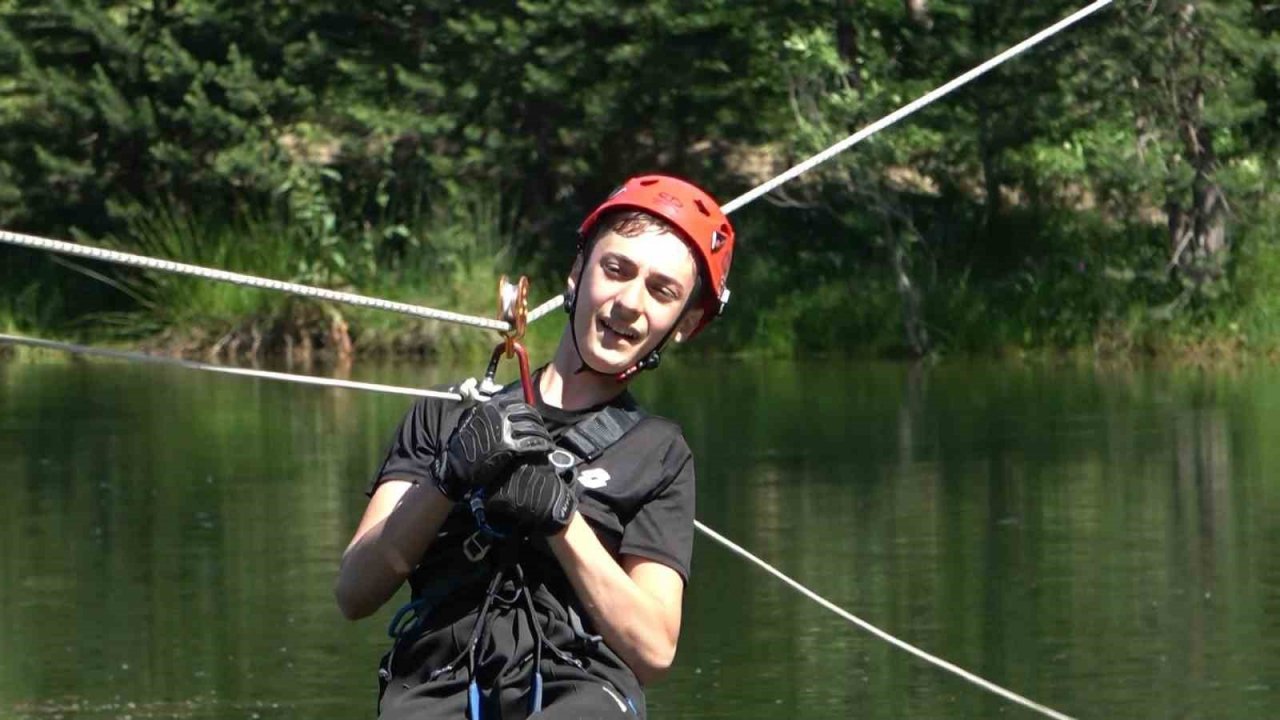 Altınpınar Limni Gölü üzerinde arama kurtarma eğitimi aldılar