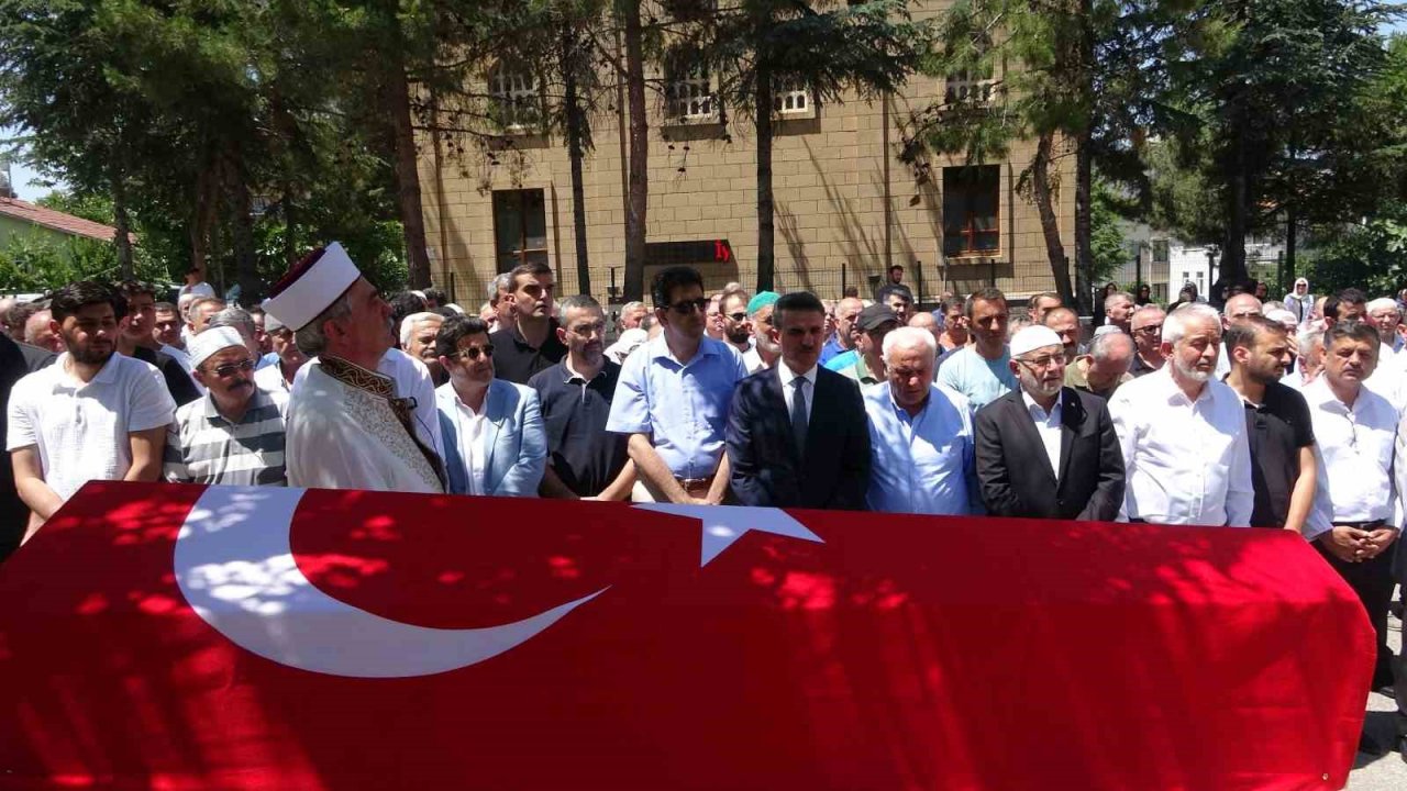 Eski Milletvekili Yakup Üstün memleketi Isparta’da son yolculuğuna uğurlandı