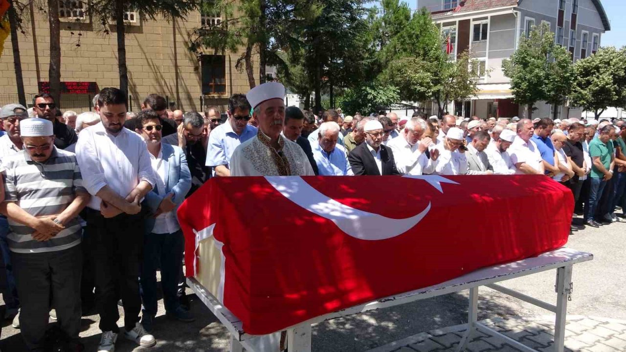 Eski Milletvekili Yakup Üstün memleketi Isparta’da son yolculuğuna uğurlandı