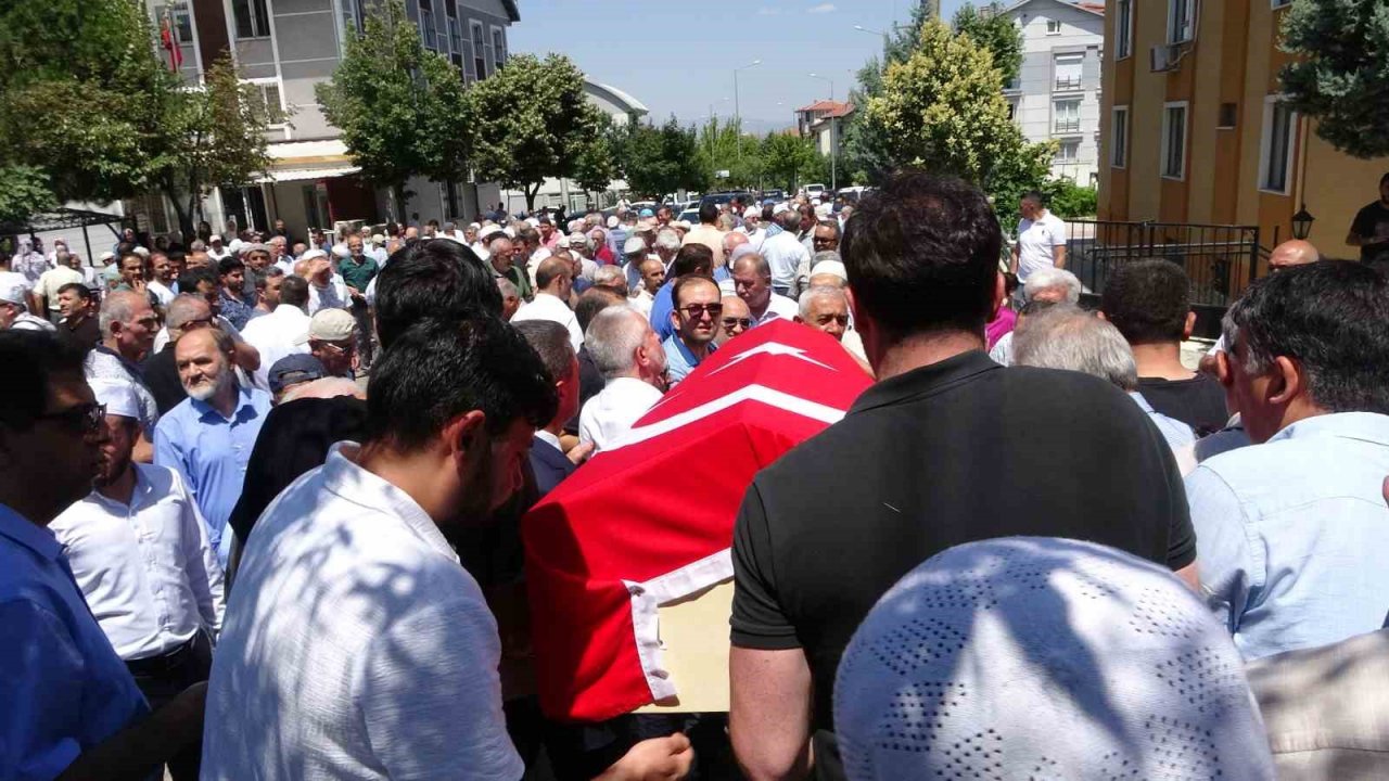 Eski Milletvekili Yakup Üstün memleketi Isparta’da son yolculuğuna uğurlandı