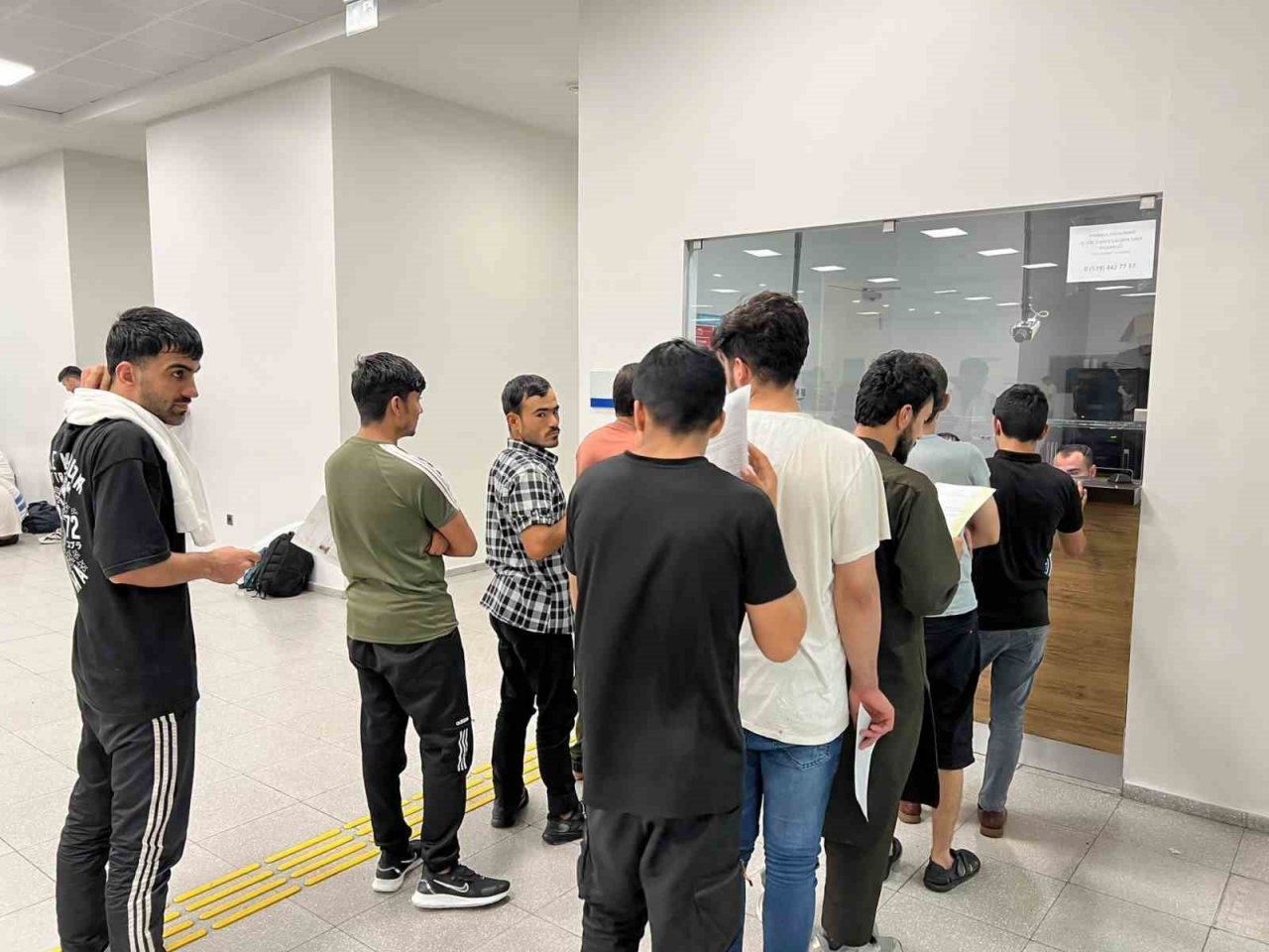 Kocaeli’de 46 düzensiz göçmen sınır dışı edildi