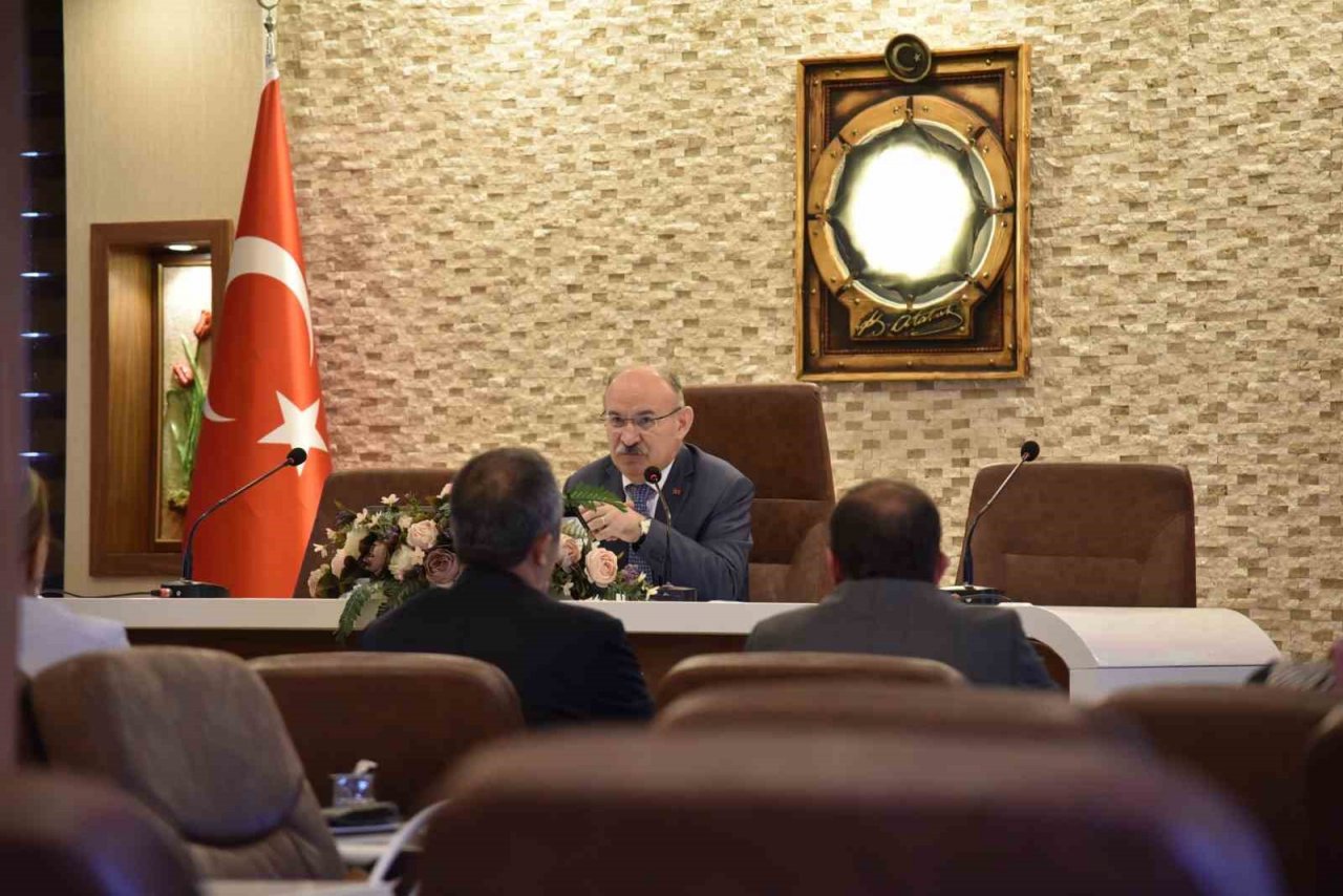 Vali Karadeniz başkanlığında Kadına Yönelik Şiddetle Mücadele Toplantısı yapıldı