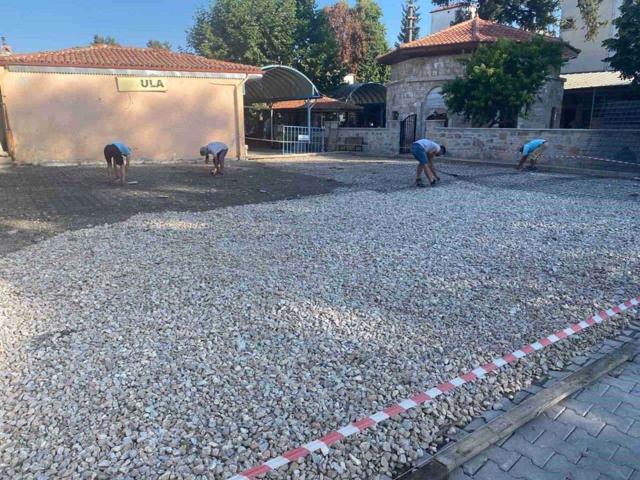 Yangından etkilenen 13 iş yeri için çalışmalar başladı