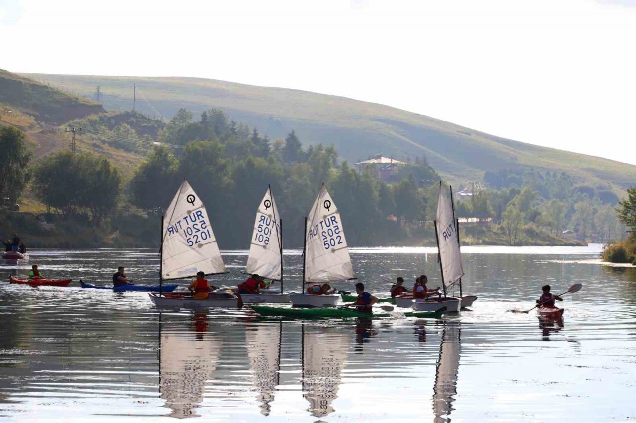 1500 rakımlı yayla gölünde kano ve yelken keyfi
