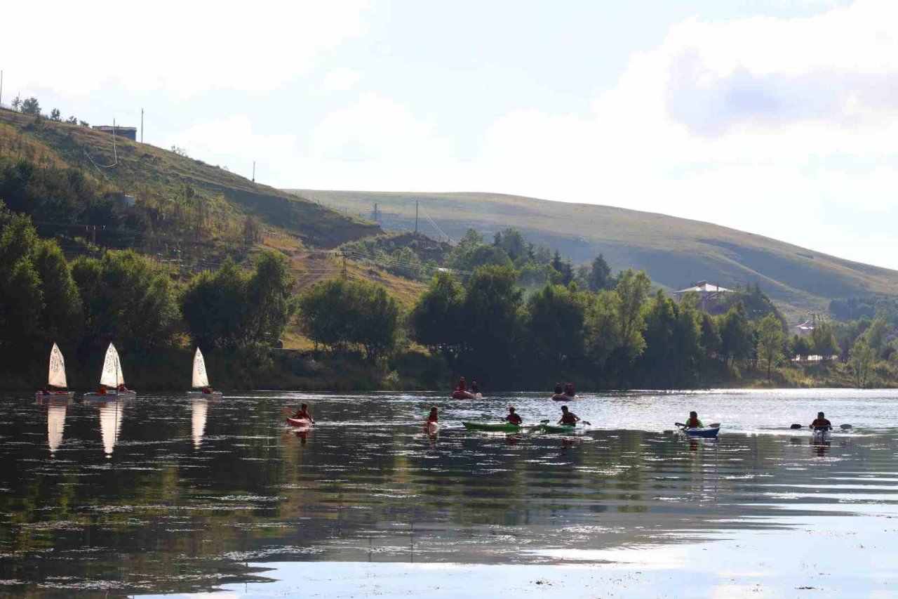 1500 rakımlı yayla gölünde kano ve yelken keyfi
