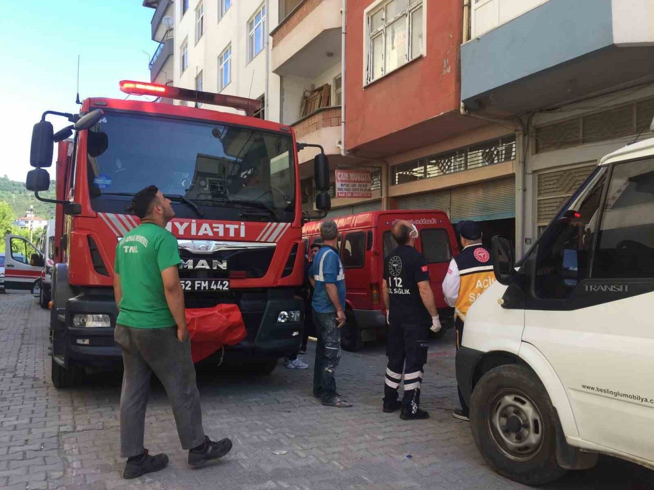 Elektrik sayacında çıkan yangın korkuttu