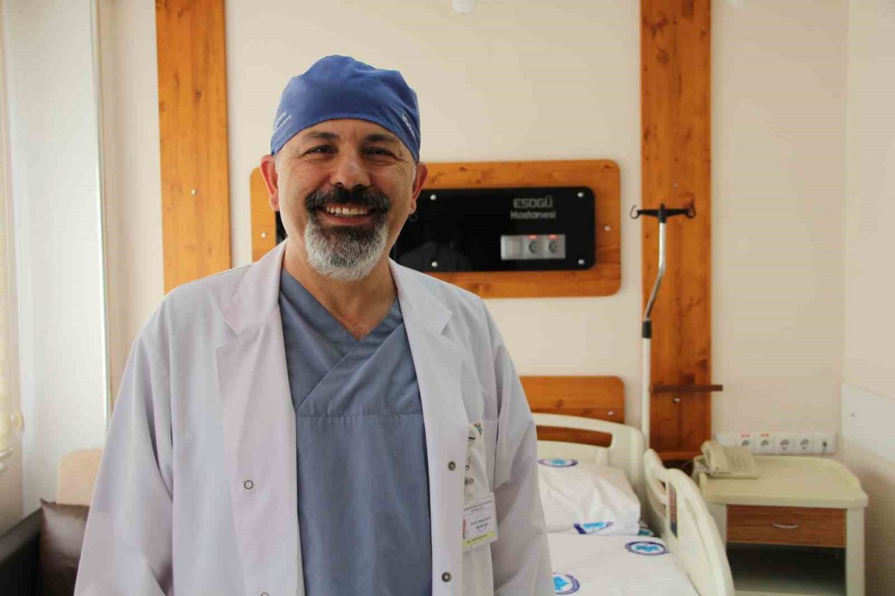 Diyaliz hastası oğluna böbreğini bağışladı