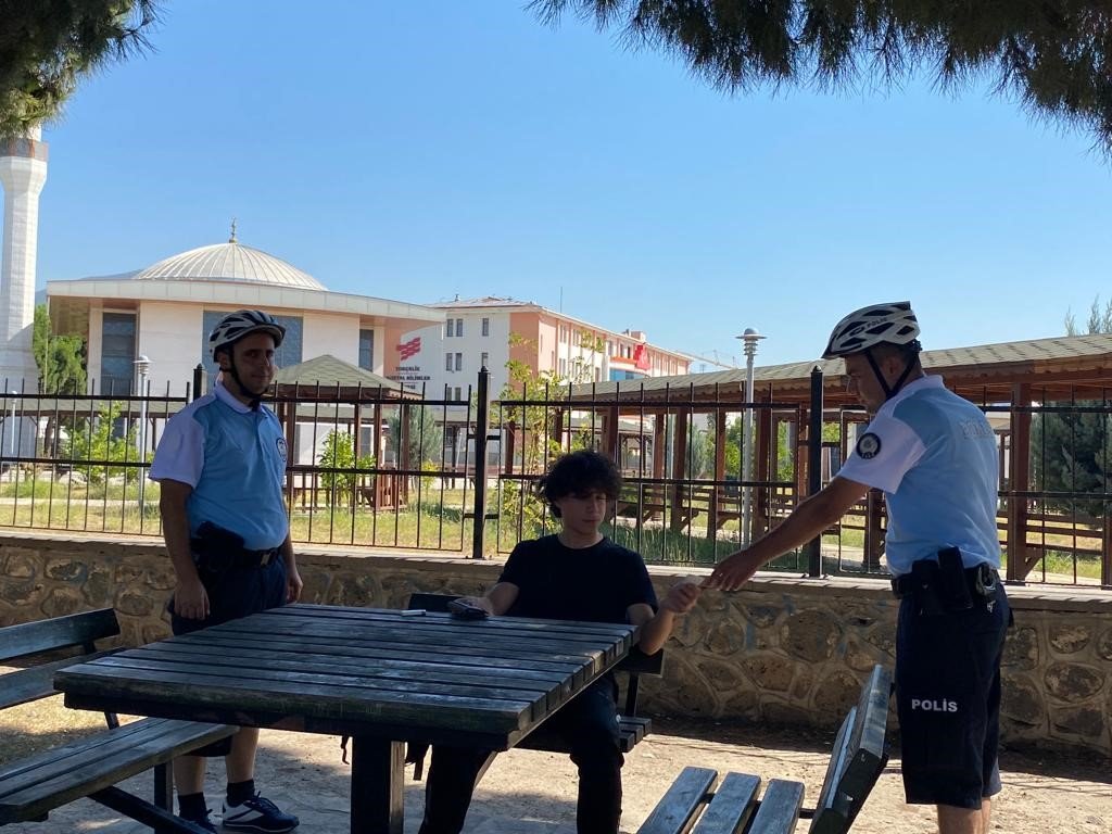 Osmaniye’de bisikletli polis timi ’Martılar’ göreve başladı