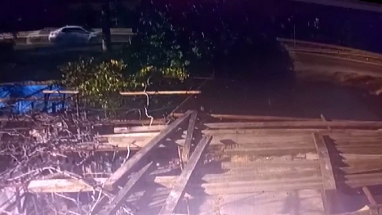 1 kişinin hayatını kaybettiği, 1 kişinin de yaralandığı kaza anı kamerada