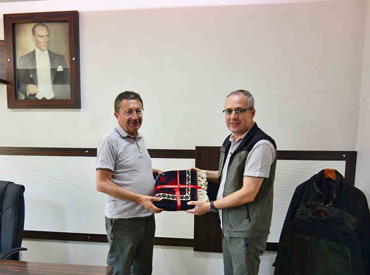 Tarım ve Orman Bakan Yardımcısı Dr. Veysel Tiryaki Edremit’i ziyaret etti