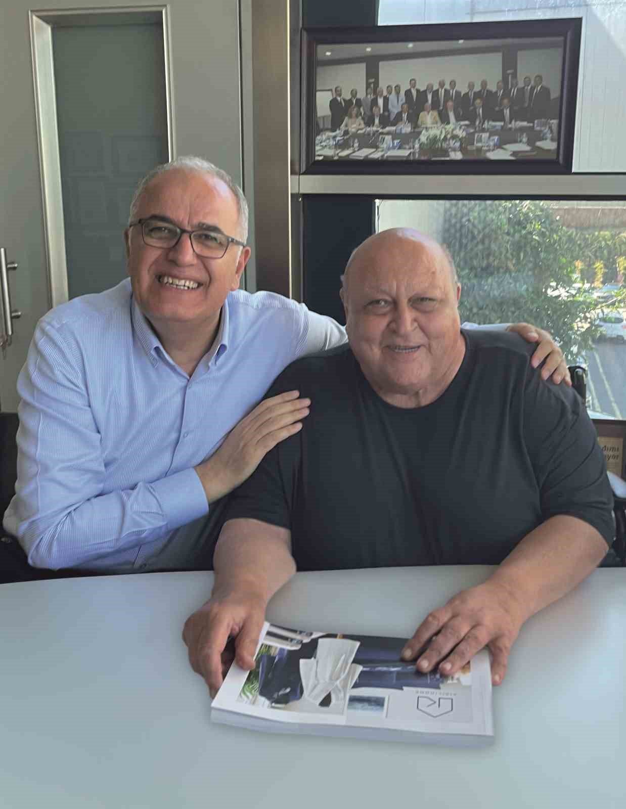 Abdullah Kiğılı, TVF Başkanı Mehmet Akif Üstündağ’ı başarılarından dolayı kutladı