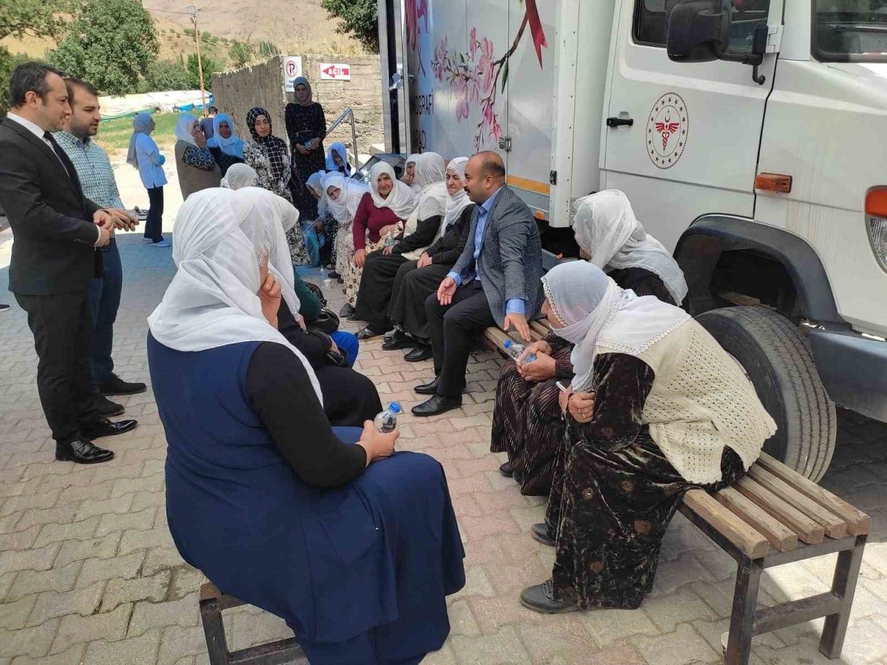 Bahçesaray’da meme kanseri taraması