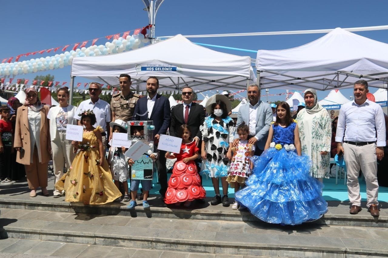 Edremit’te ’Kadın El Emeği ve Sanat Sergisi’ açıldı