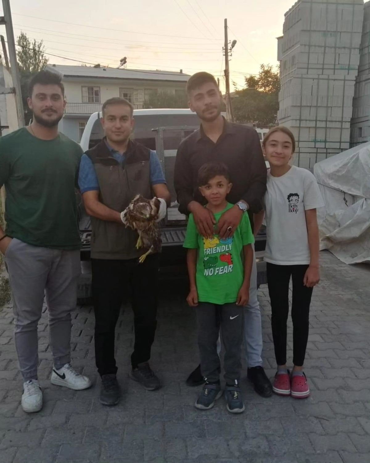 Yaralı Akbaba ve Kızıl Şahin Kars’ta tedavi altına alındı