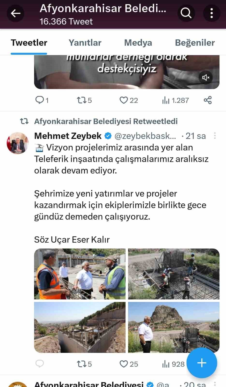 Başkan Zeybek’in işçilerin başında elleri cebindeki fotoğrafına tepkiler çığ gibi